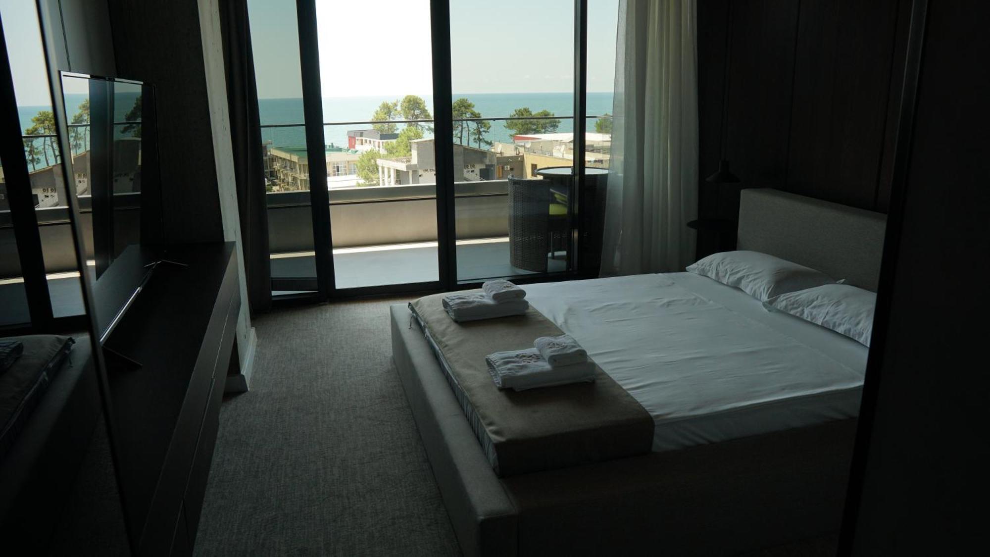 Hotel Nobilis Hall 코불레티 외부 사진