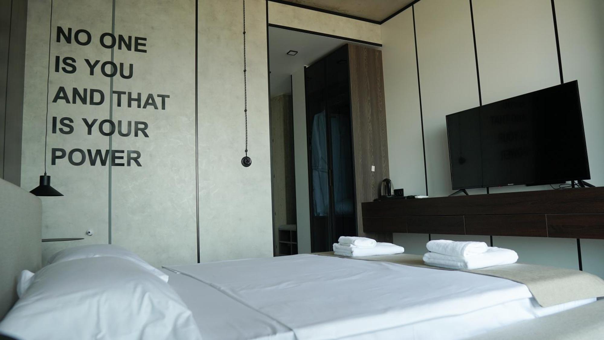 Hotel Nobilis Hall 코불레티 외부 사진