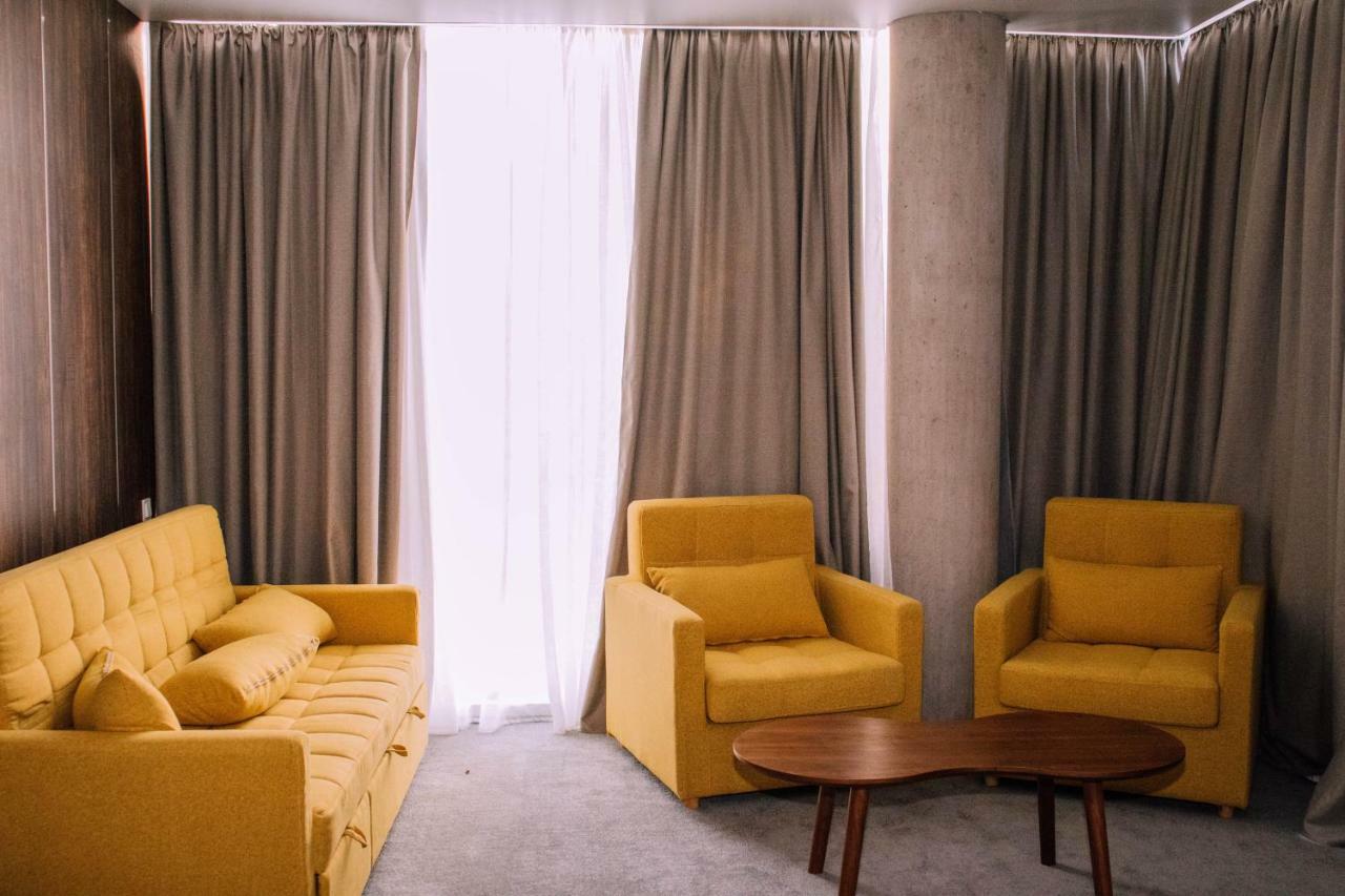 Hotel Nobilis Hall 코불레티 외부 사진