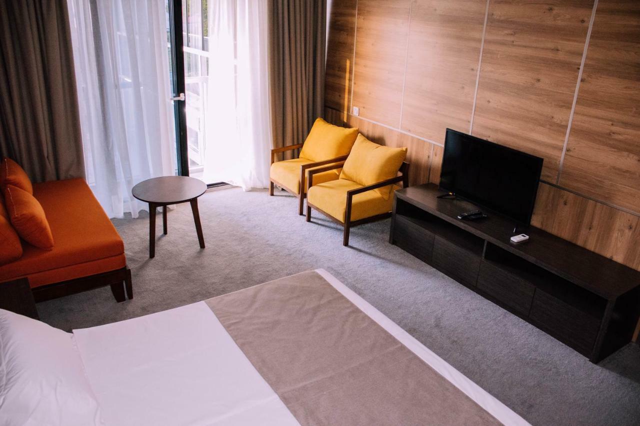 Hotel Nobilis Hall 코불레티 외부 사진