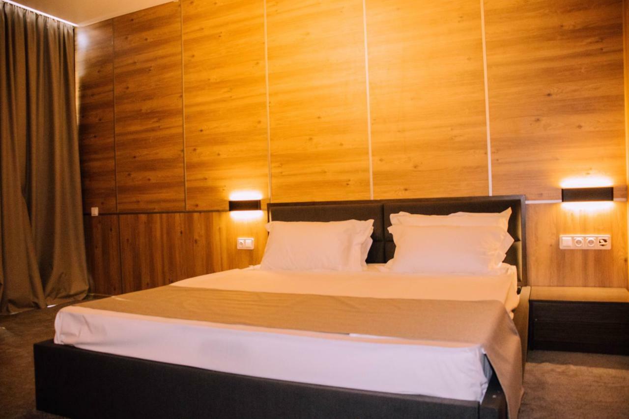 Hotel Nobilis Hall 코불레티 외부 사진