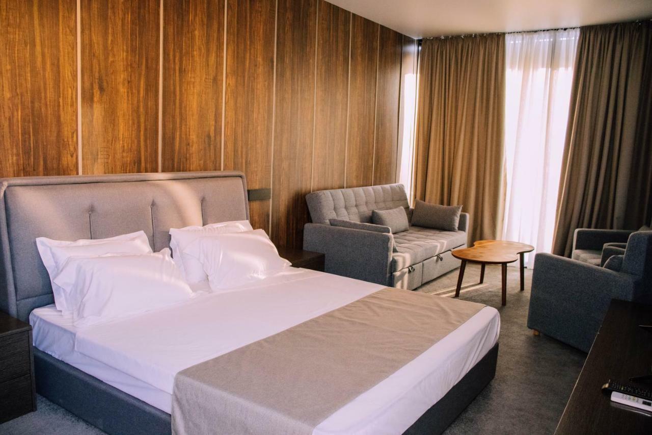 Hotel Nobilis Hall 코불레티 외부 사진