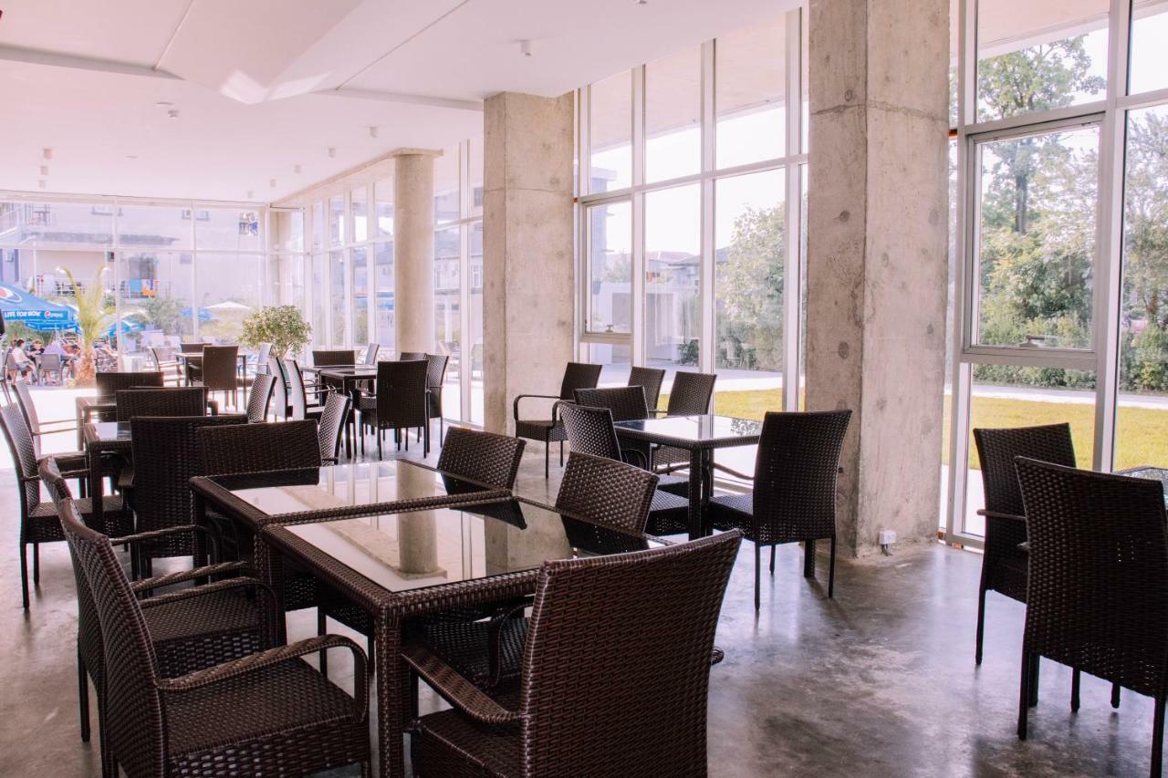 Hotel Nobilis Hall 코불레티 외부 사진